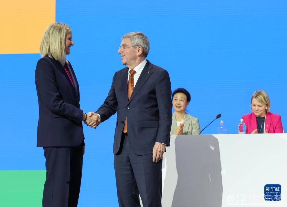 习近平会见国际奥委会主席考文垂和终身名誉主席巴赫